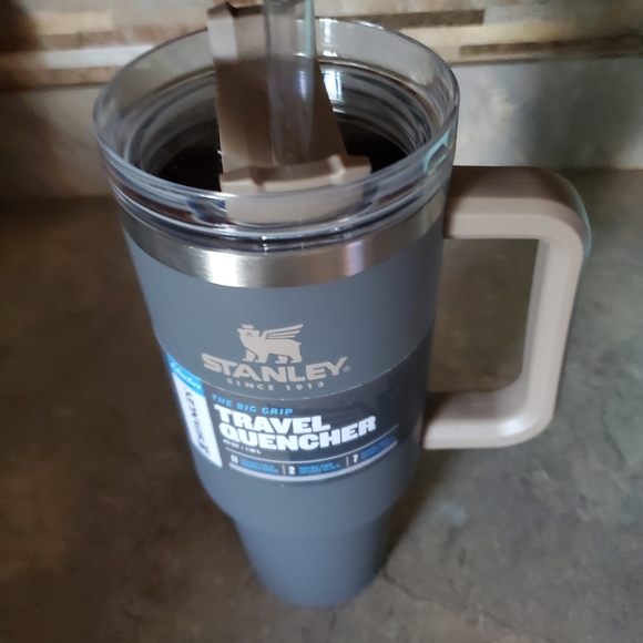 NEW Stanley Adventure Quencher 40oz Tumbler Coal - Picture 10 of 11
